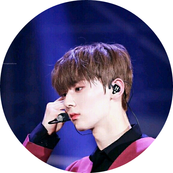 황민현 image