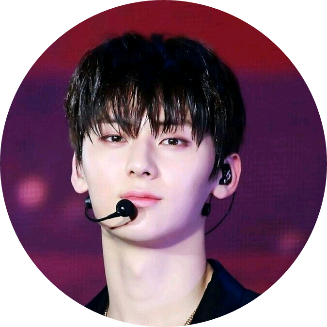 황민현 image