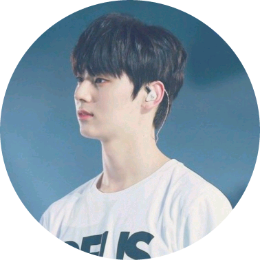 황민현 image