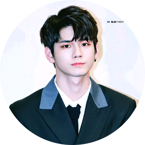 옹성우 image