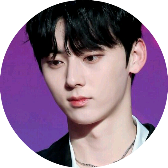 황민현 image