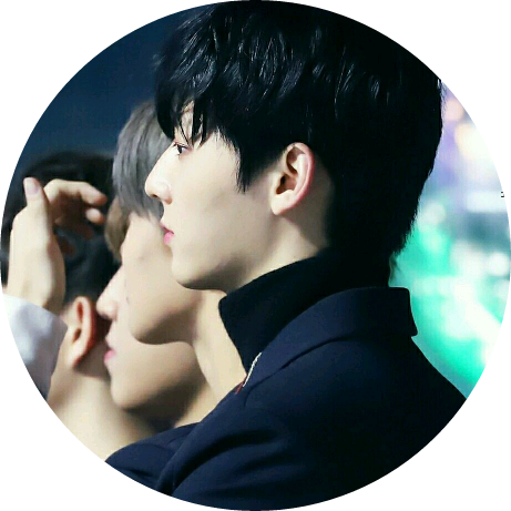 황민현 image