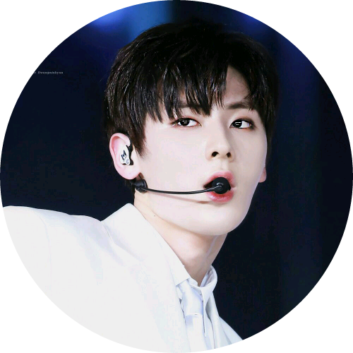 황민현 image