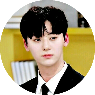 황민현 image