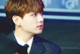 Một hòn đá đã rơi vào công ty chúng tôi. thumbnail