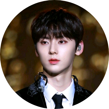 황민현 image