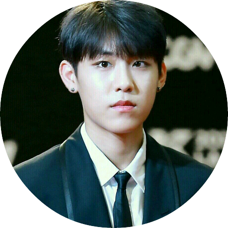 박우진의어린시절모습 image