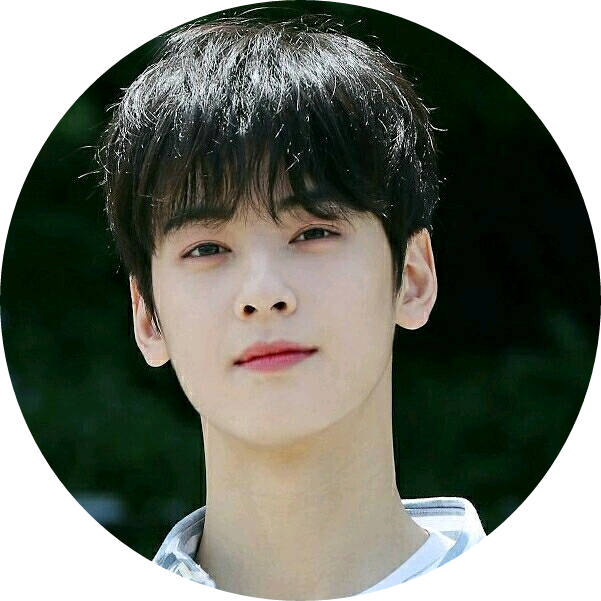 잘생긴 알바생 image