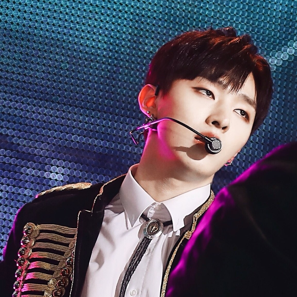 지성 image