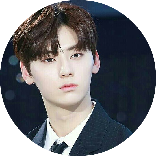 황민현 image