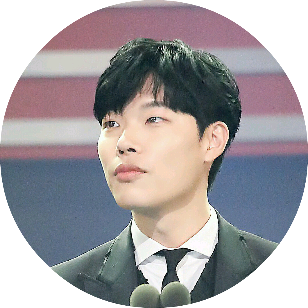 류준열 형사 image