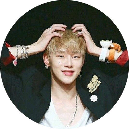 권현빈 image