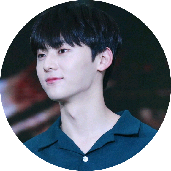 황민현 image