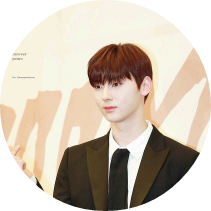 황민현 image