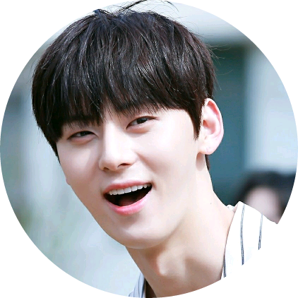 황민현 image