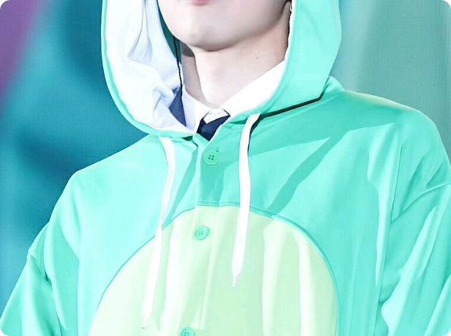 Wanita berbaju besi thumbnail