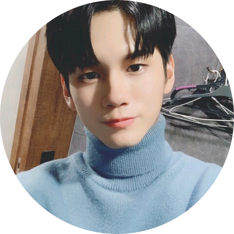옹성우 image