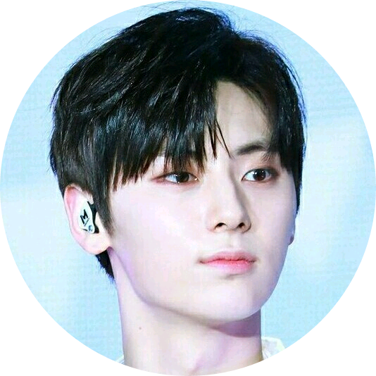 황민현 image