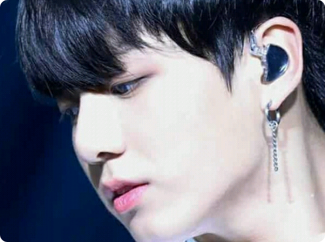 Seducing Jeon Jungkook. thumbnail