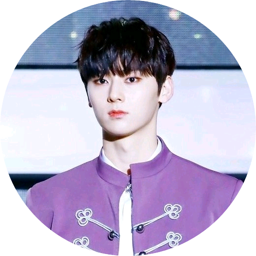 황민현 image