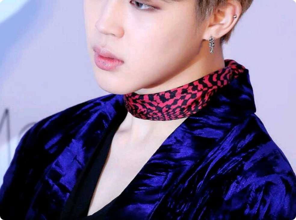 警察和女霸凌者 thumbnail