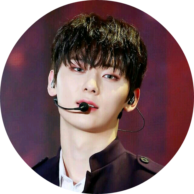 황민현 image