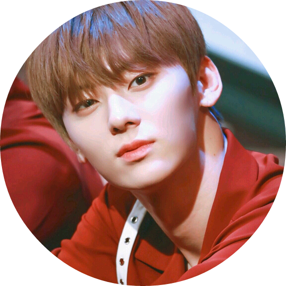황민현 image