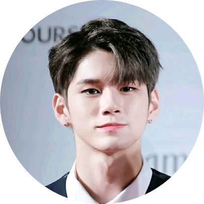 옹성우 image