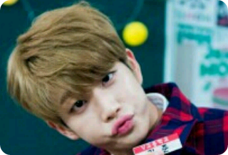 로하고 왕따에게 빠진 우등생 thumbnail