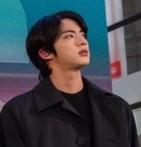 돈이모자라 profile image