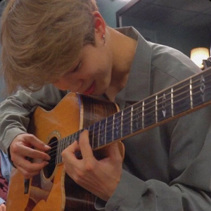 나란히우린달을보며 profile image