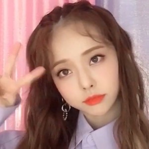 wayvivi profile image