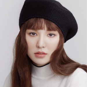 queenwannie's profile image