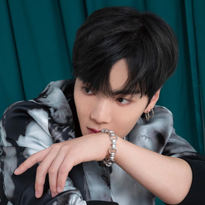 royalove profile image