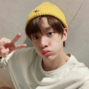 charicharistore profile image