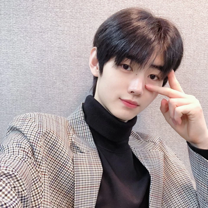 sungxhoon︎︎︎ profile image