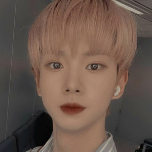 вυвυ profile image