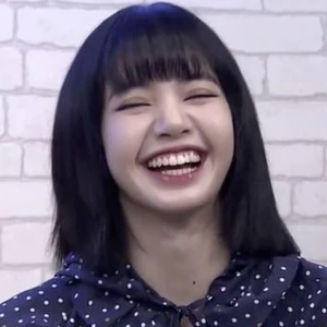 lisatiny profile image