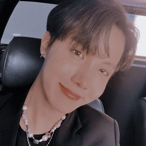 dxshie profile image