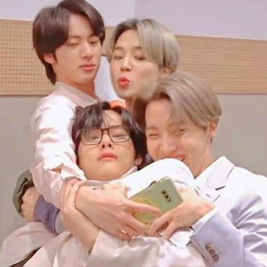 《•JINHIT•》 profile image