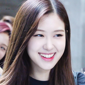 rosesarelili profile image