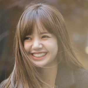 lalisamoon2 profile image