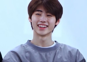 shyhoonie profile image