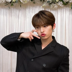 stayvivi profile image