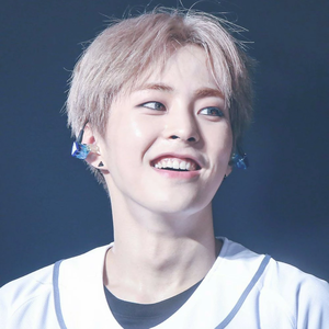 XiuminieExoo40 profile image