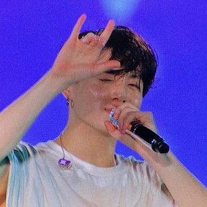 koosauriio profile image