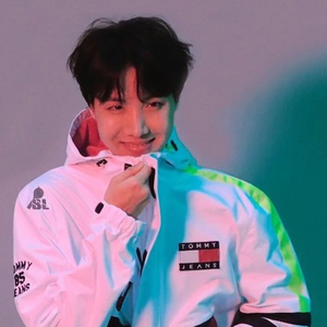 IhateSNAKUE profile image