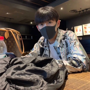 怯雨萱寒1 profile image