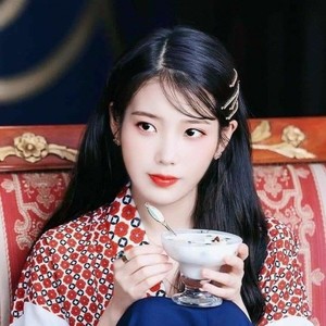 율히 profile image