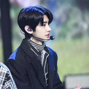 cla• profile image